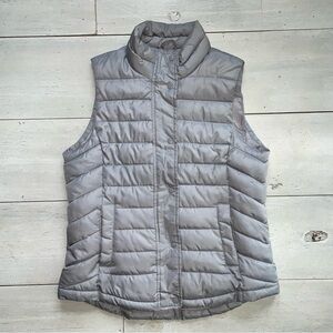 Gap Women’s Antique Pewter Vest Size M Zip and Snap Close Pockets Quilted